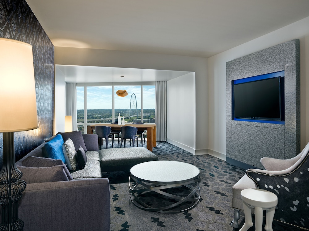 Suite, 1 King Bed (View) - Photo 2
