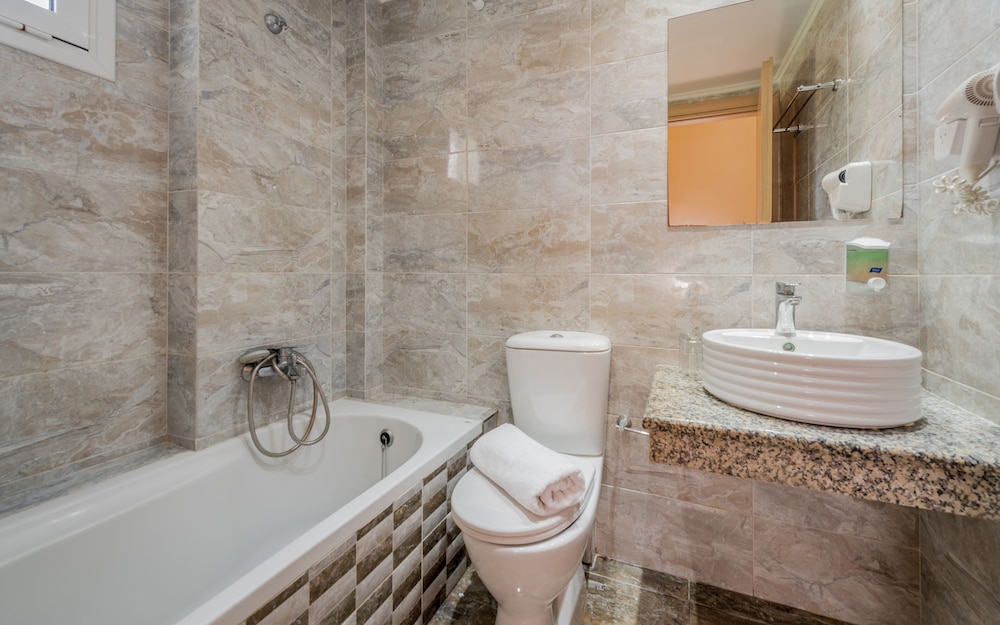 Superior Double or Twin Room, Mountain View, Garden Area - Photo 3