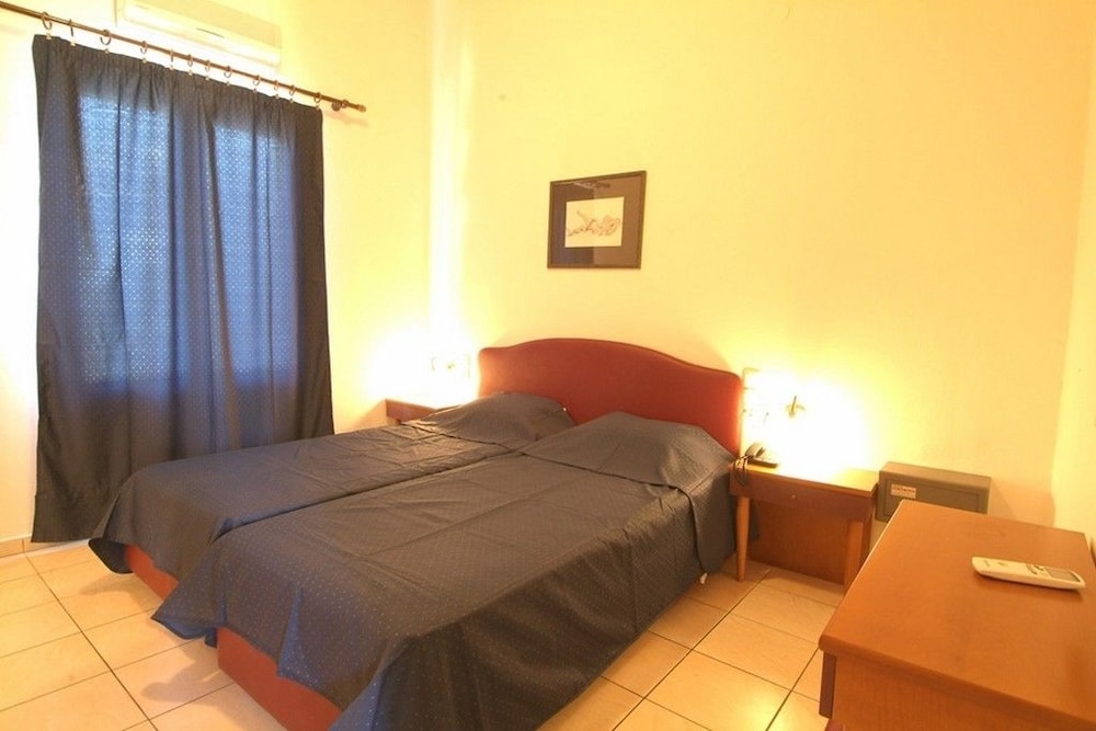 Superior Apartment, Partial Sea View photo 3