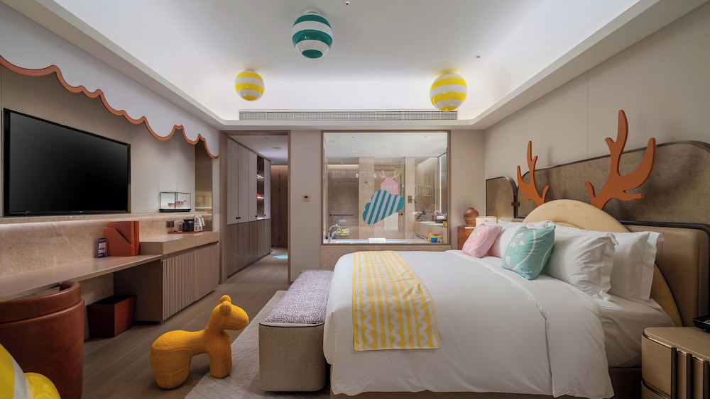 Classic Room, 1 King Bed (Kids Theme) photo 3
