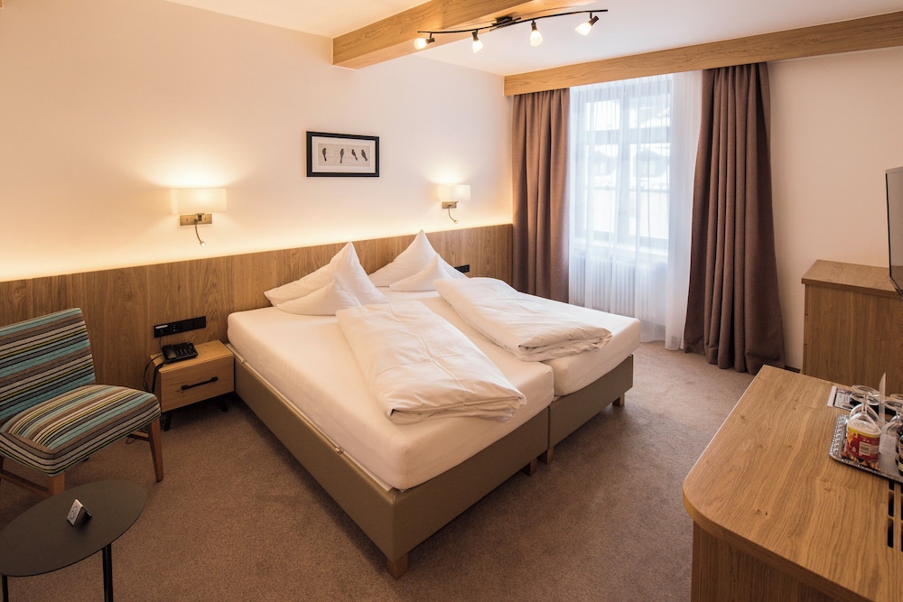 Double or Twin Room photo 3