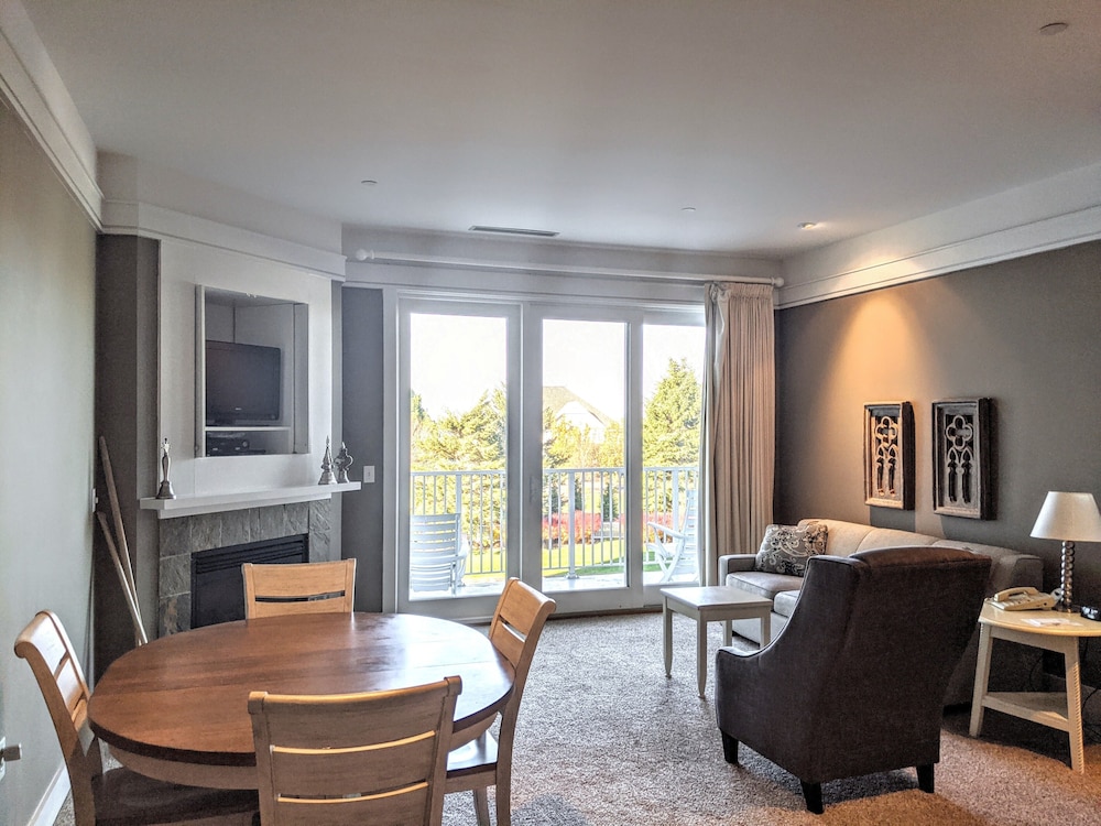 Captain's Suite Lakeview photo 3