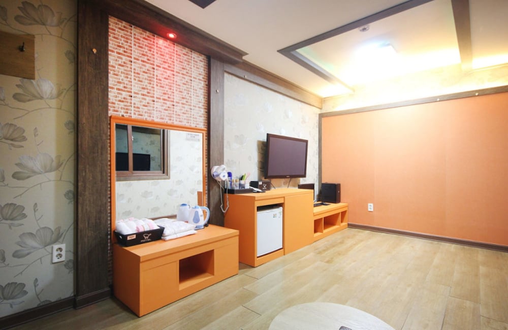 Traditional Room (Ondol) photo 3