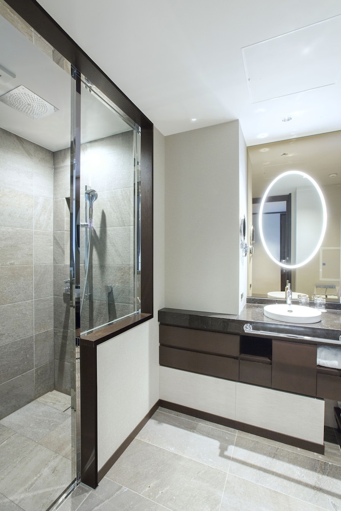 Deluxe Room, 2 Twin Beds, Corner - Photo 6