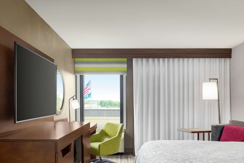 Standard Room, 1 King Bed photo 2