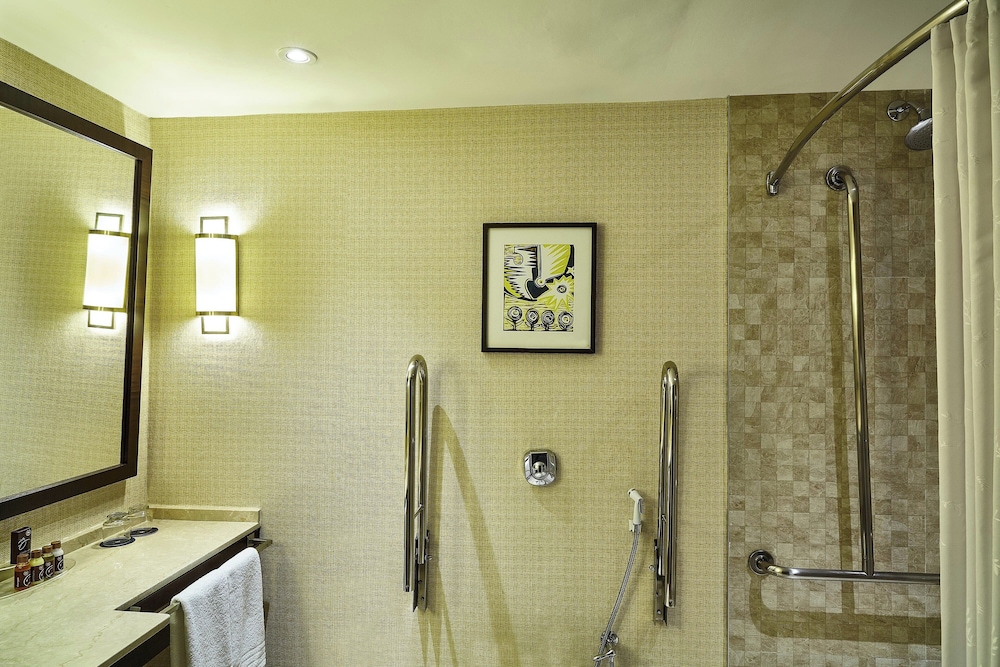 Room, 2 Double Beds, Partial Ocean View (Balcony) - Photo 6