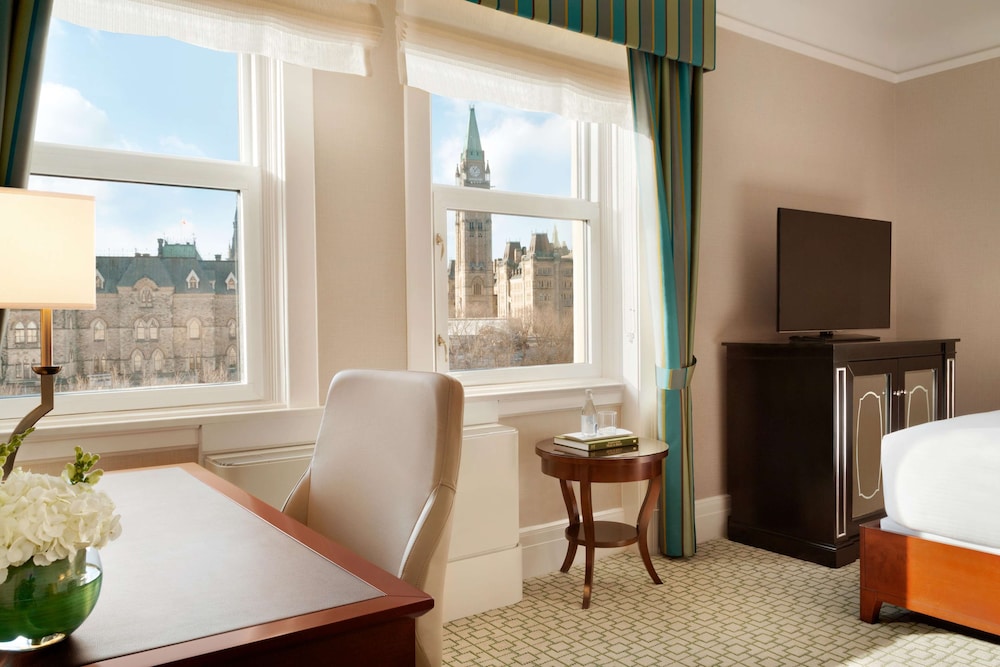 Fairmont Room, 1 Queen Bed, View (Parliament View) - Photo 4