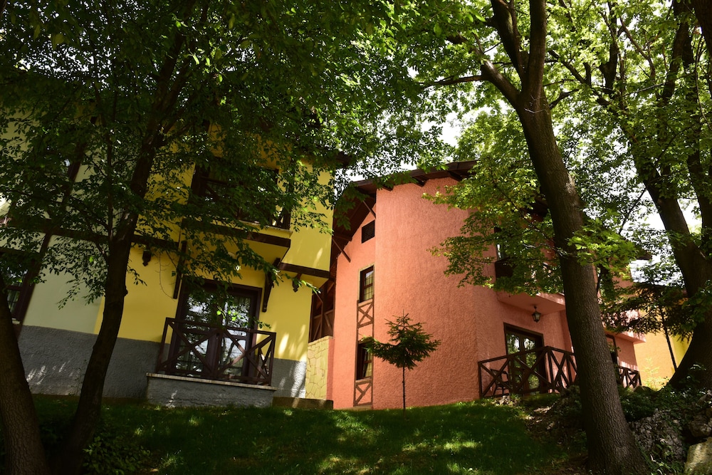 Tip 1 Suit Villa photo 2