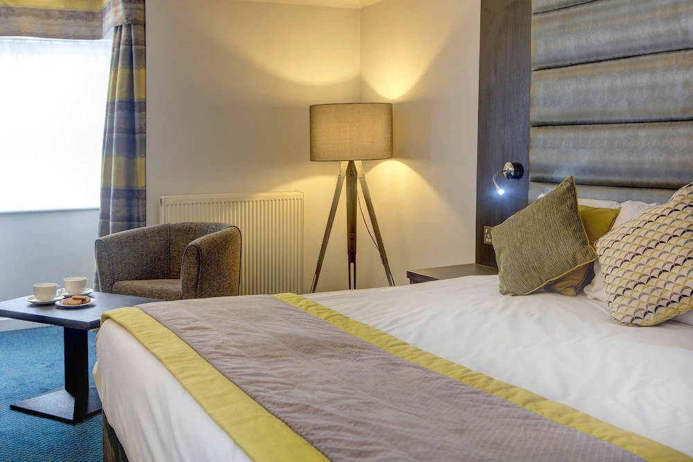 Superior Room, 1 King Bed, Non Smoking photo 2