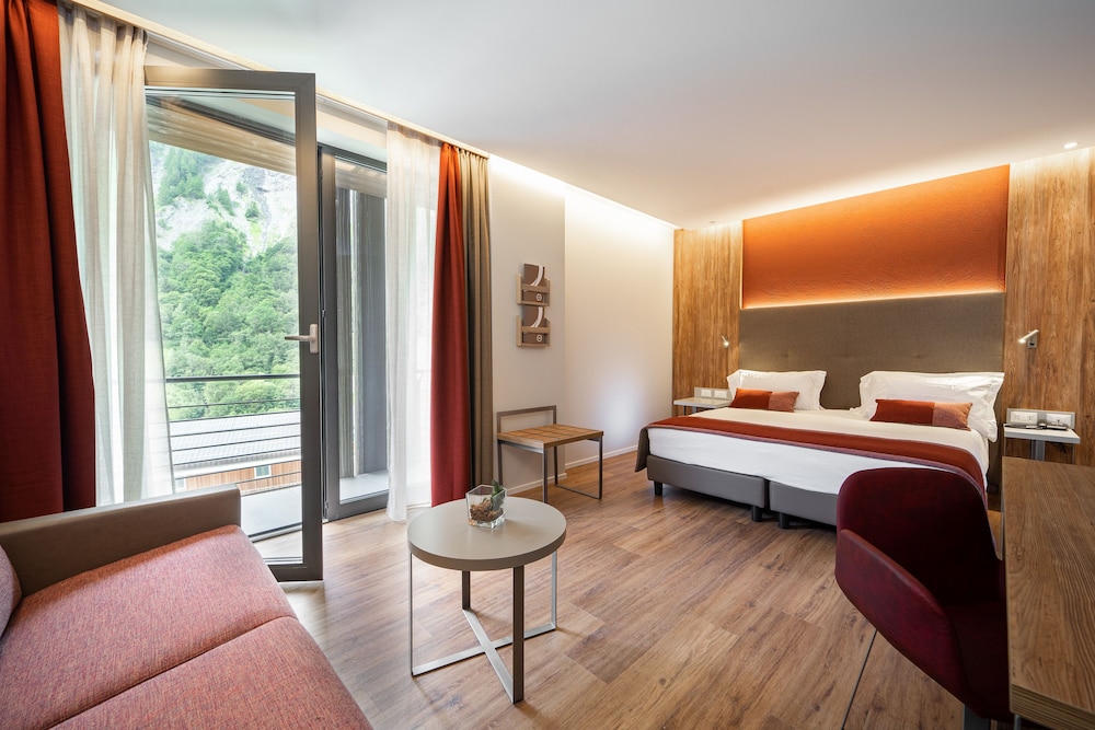 Superior Double Room Single Use - Photo 7