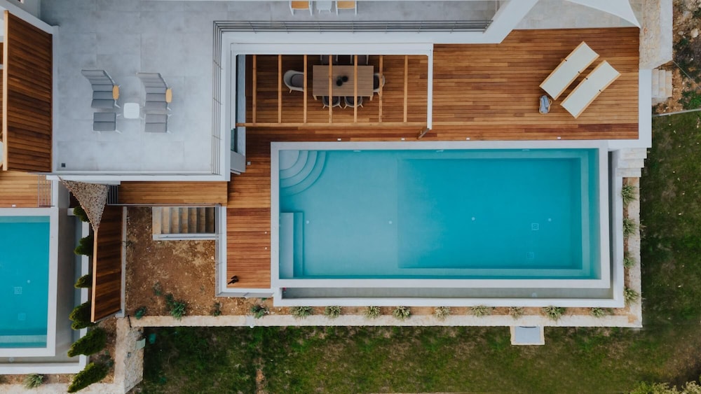 Villa photo 1