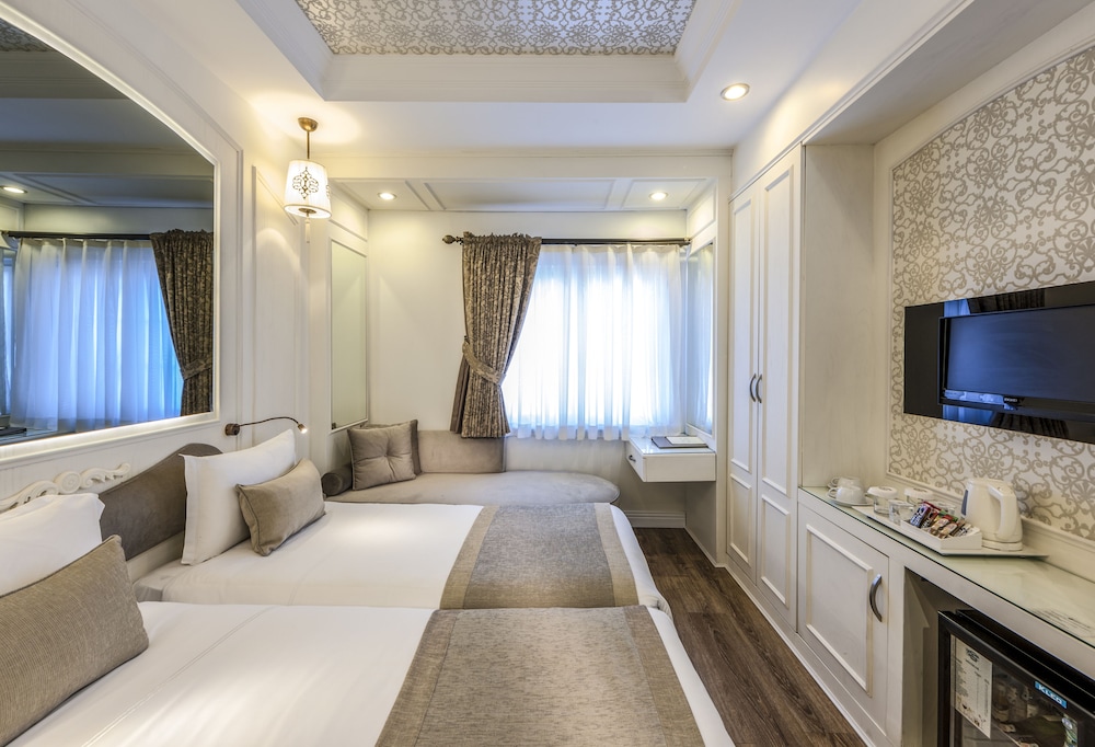 Available room thumbnail 5
