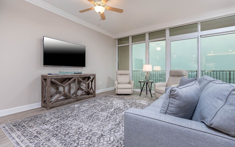 Condo, 2 Bedrooms