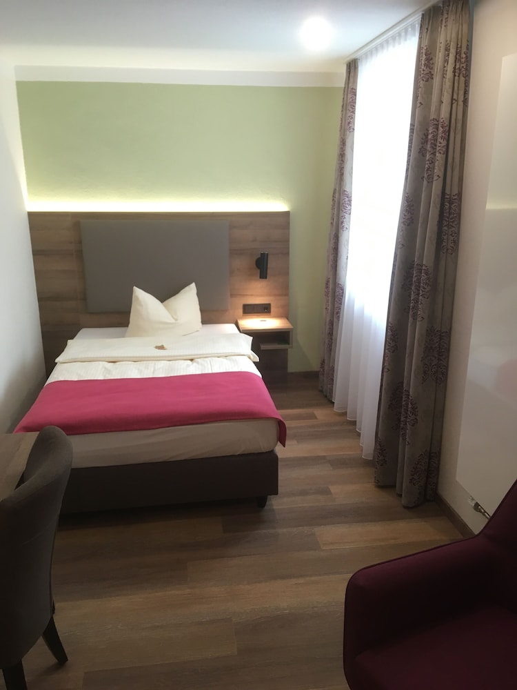 Single Room photo 1