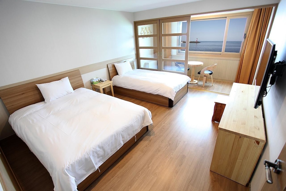 Premium Twin Room, Ocean View (New Building) photo 3