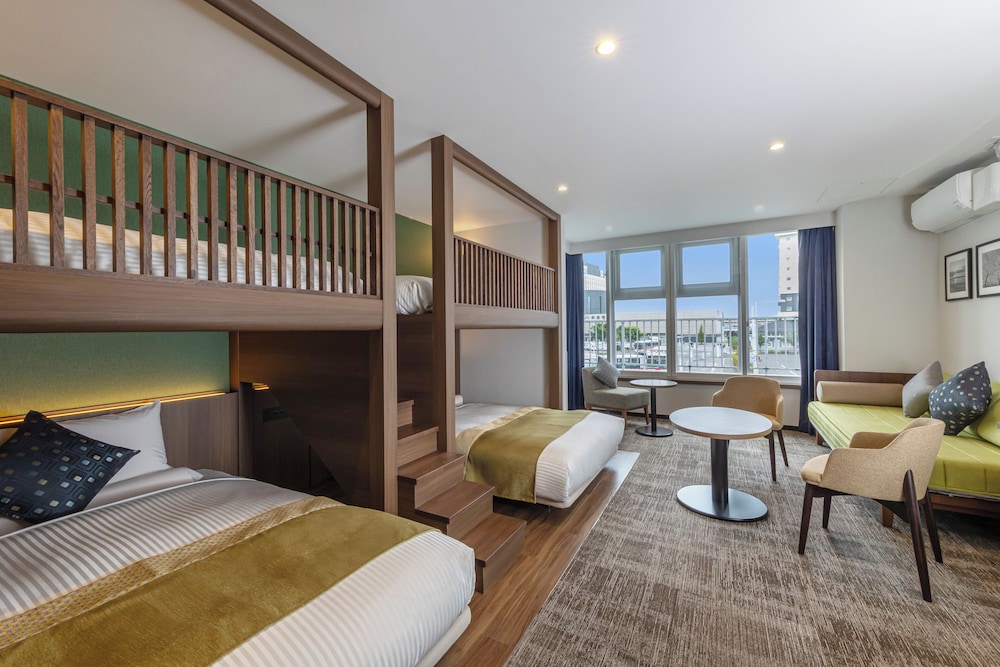 Deluxe 4-Bed Bunk Room, Non Smoking photo 3