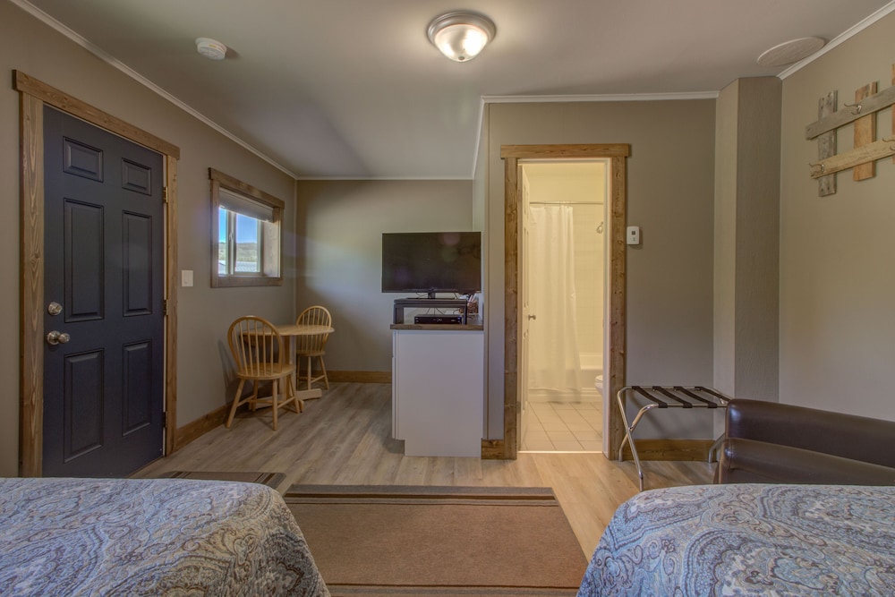 Deluxe Room, 2 Double Beds (Room 10)