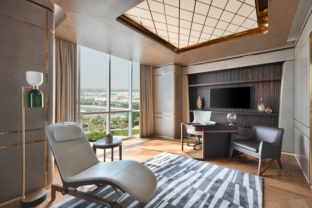 The Quartz Suite, Club Lounge Access