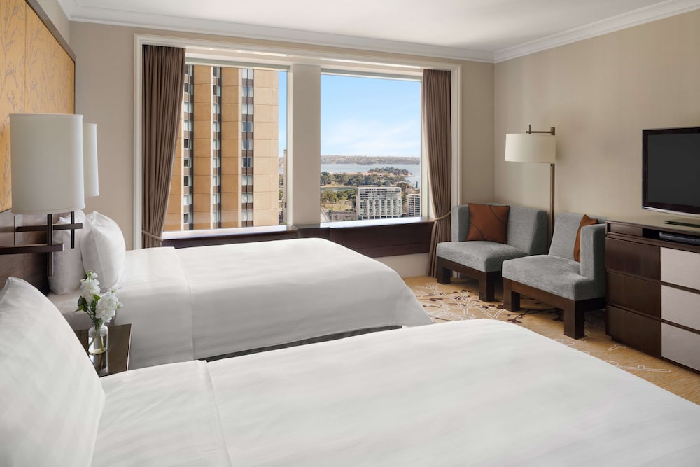Deluxe Opera House, 2 Twin Beds, City View