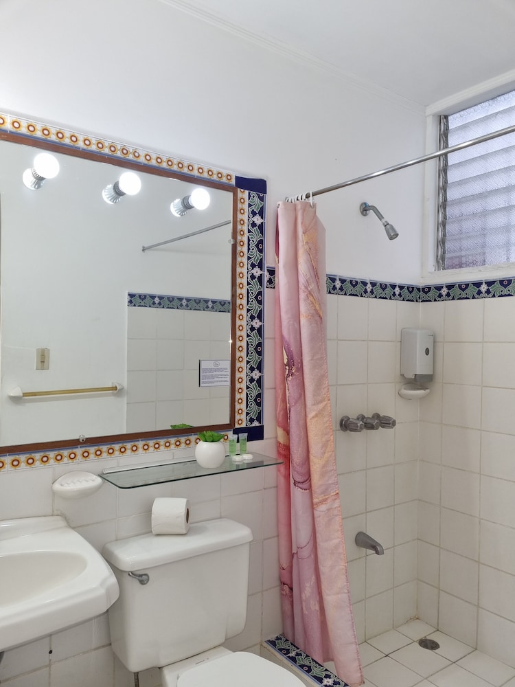 Family Quadruple Room, 2 Double Beds - Photo 4