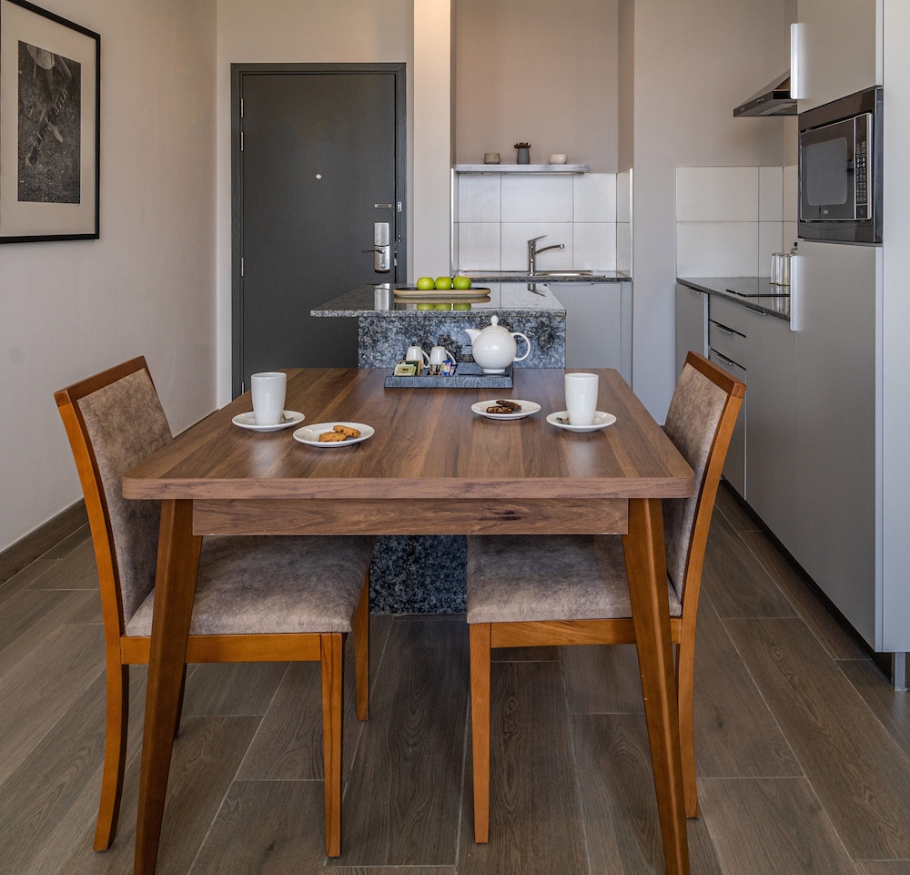 Junior Suite (2 Doubles, High Floor) - Photo 1