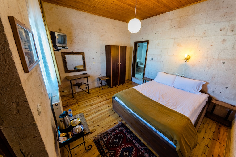 Economy Double Room (102) photo 3