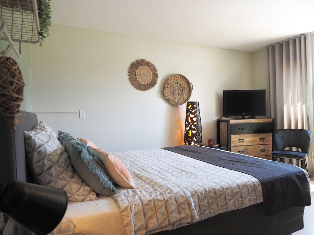 Deluxe Suite photo 2