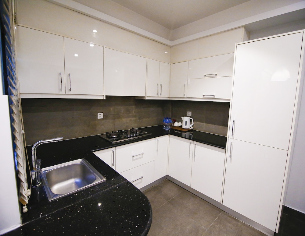 Room - Photo 4