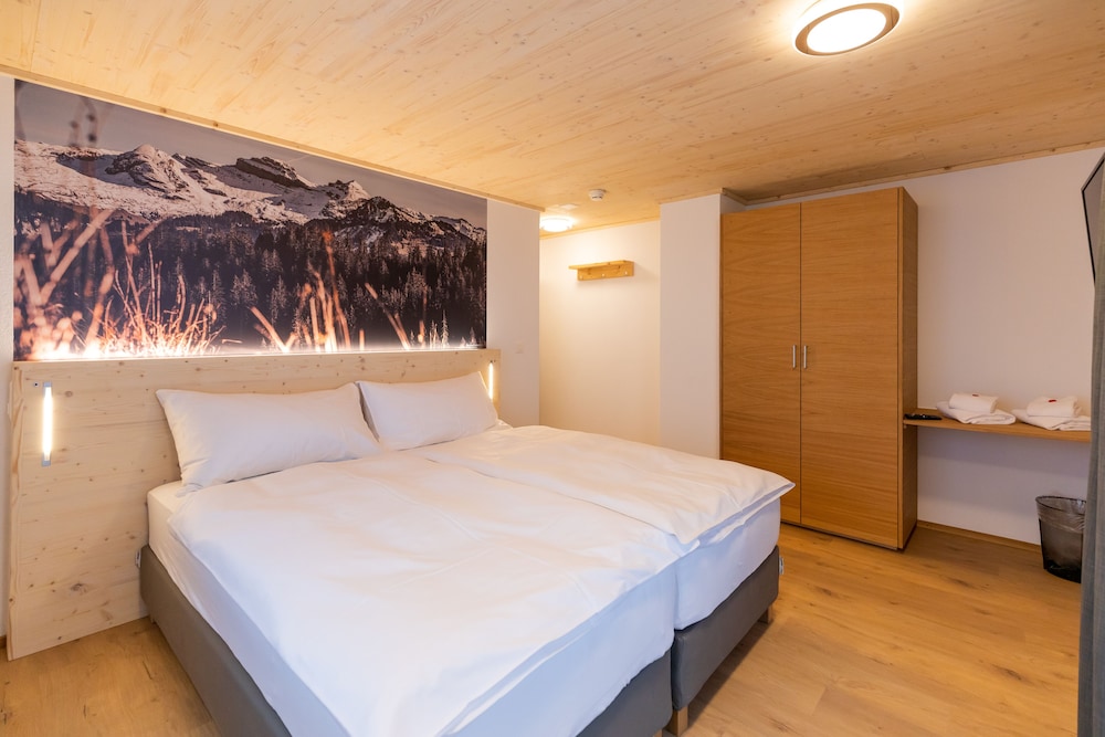 Deluxe Twin Room, 2 Twin Beds photo 2