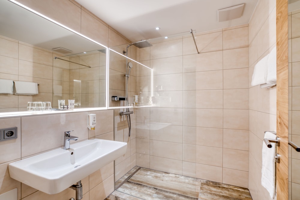 Double Room - Photo 18