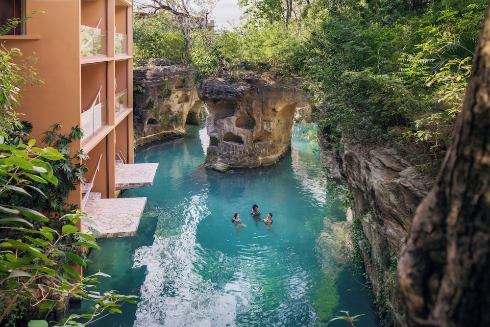 Suite (River Jump)