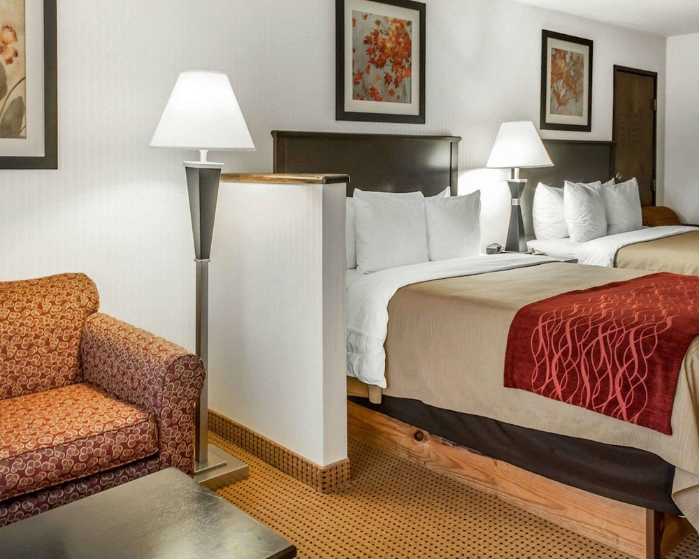 Suite, 2 Queen Beds, Non Smoking - Photo 4