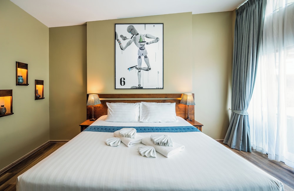 Deluxe Double Room, Pool View - Photo 4