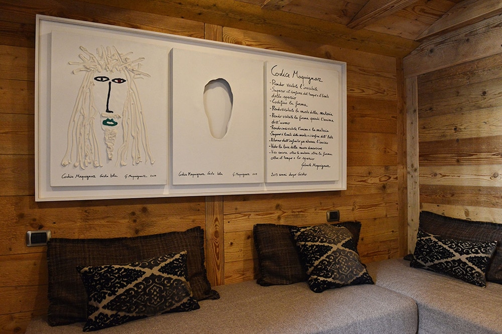 Suite (Marron Glace) photo 3