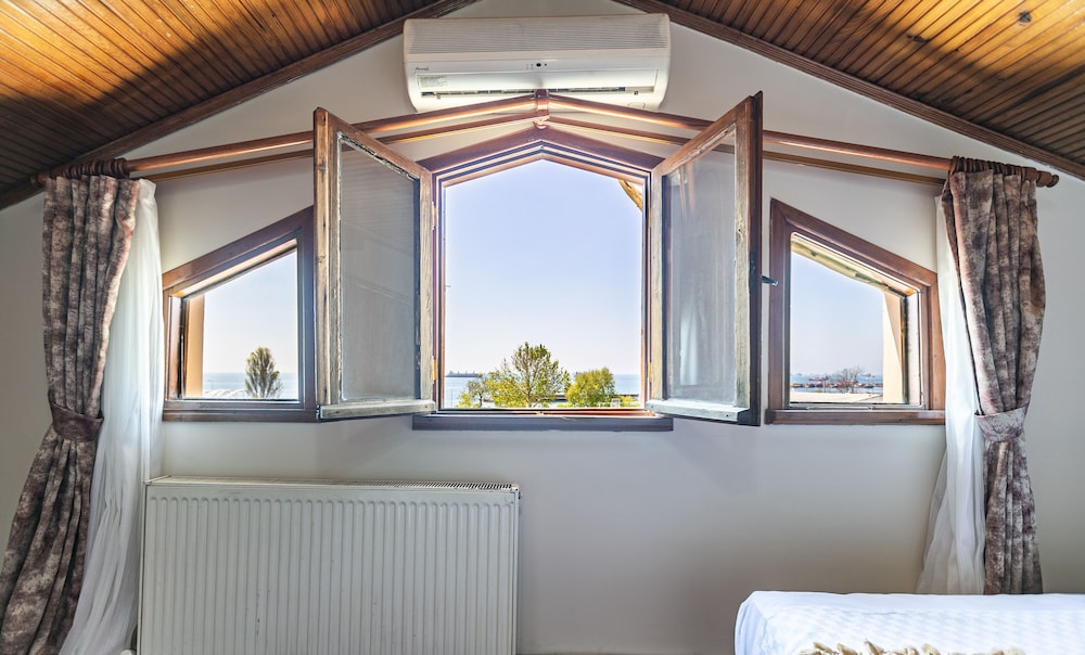 Deluxe Double Room, 1 King Bed, Sea View photo 1