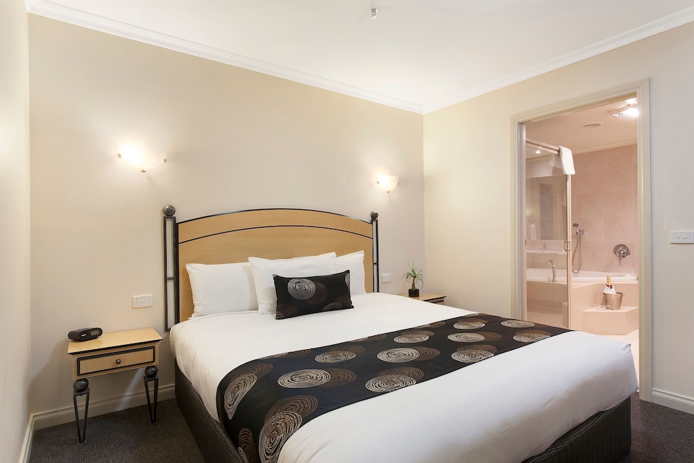 One Bedroom Spa Apartment - Photo 2