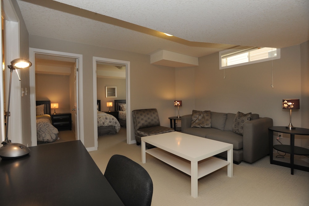 One Bedroom Unit+ with Kitchenette (Basement) - 7 photo 1