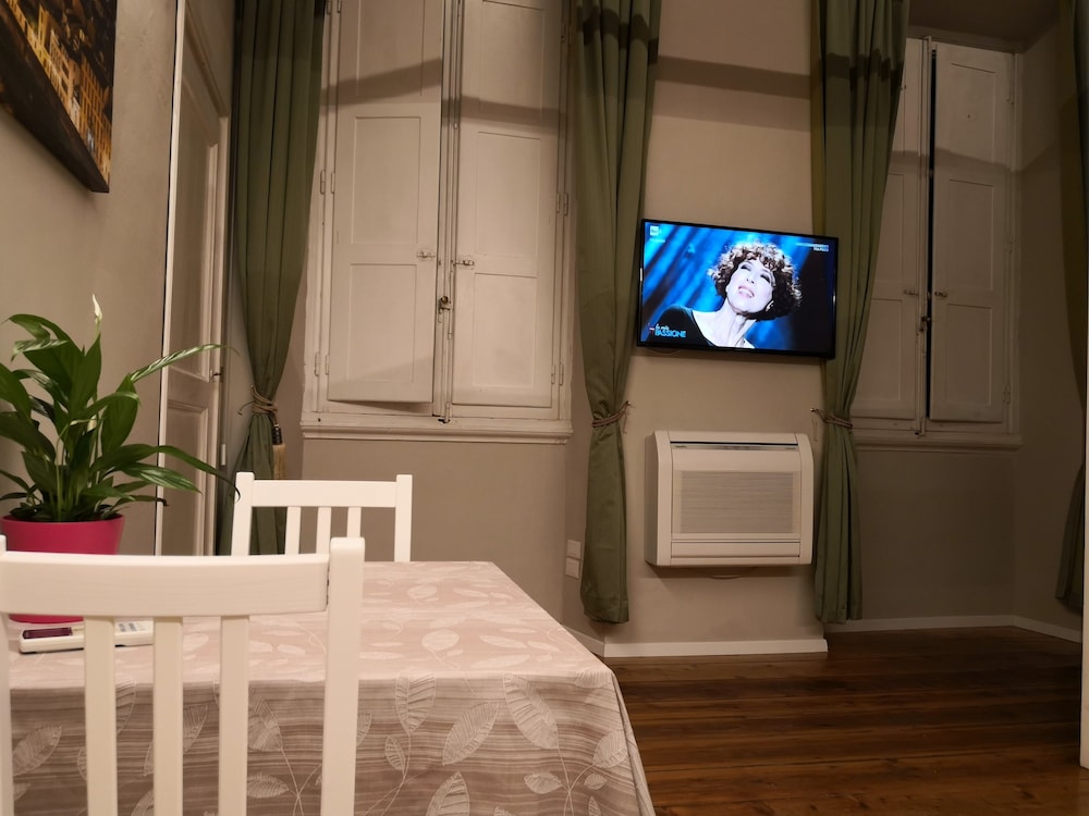 Duplex, 1 Bedroom photo 2
