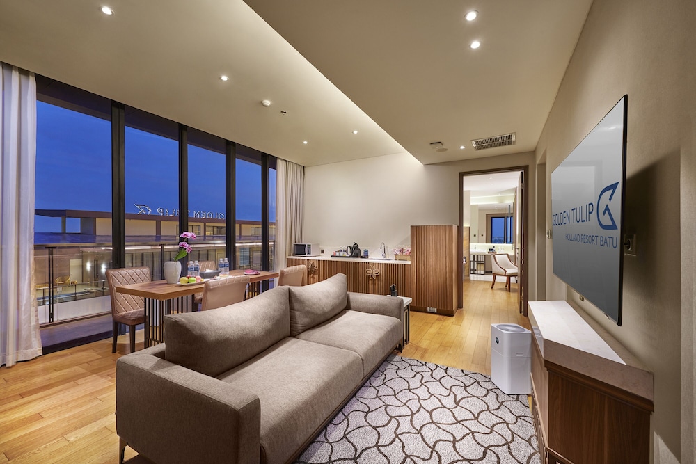 Presidential Suite, Multiple Beds, Bathtub photo 2