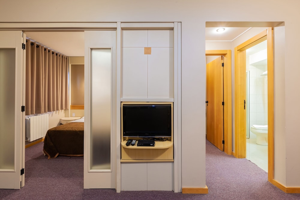 Deluxe Twin Room - Photo 12