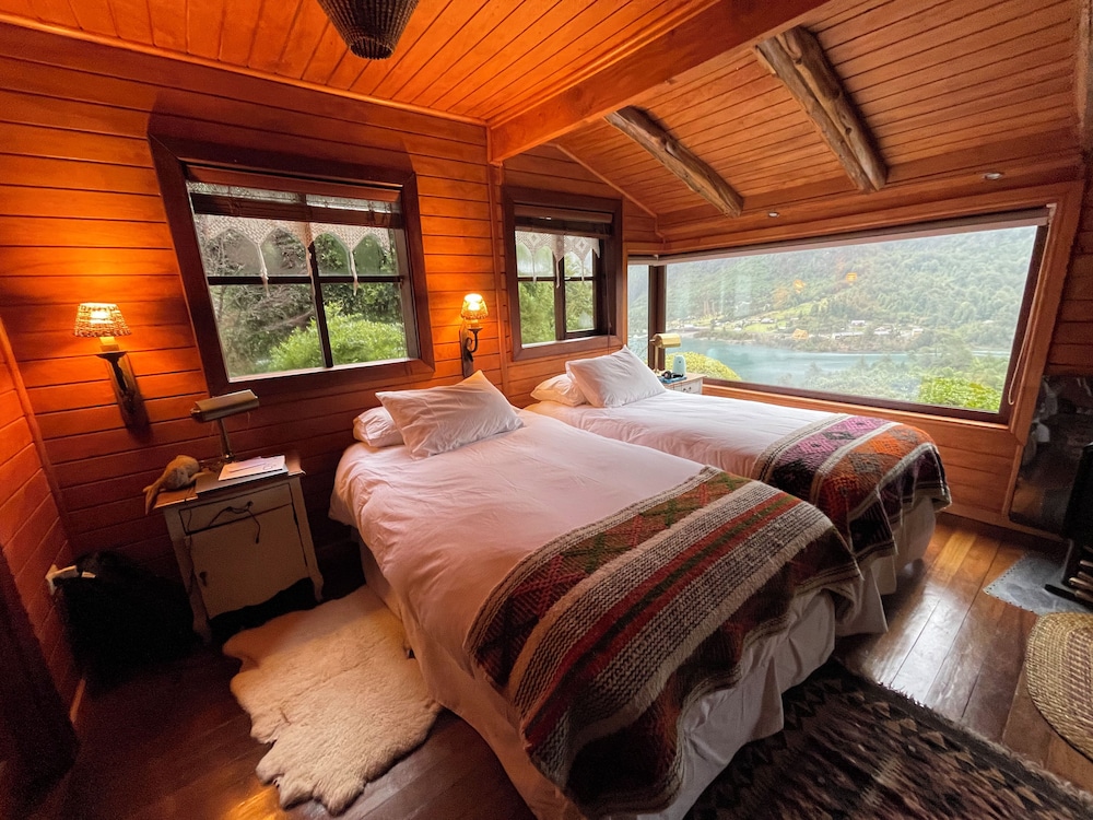 Standard Double or Twin Room, 1 Bedroom, Mountain View photo 3
