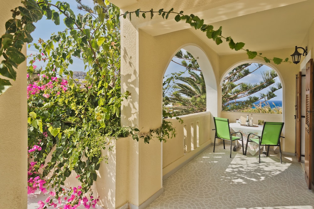 VIP Apartment Sea & Hills View photo 3
