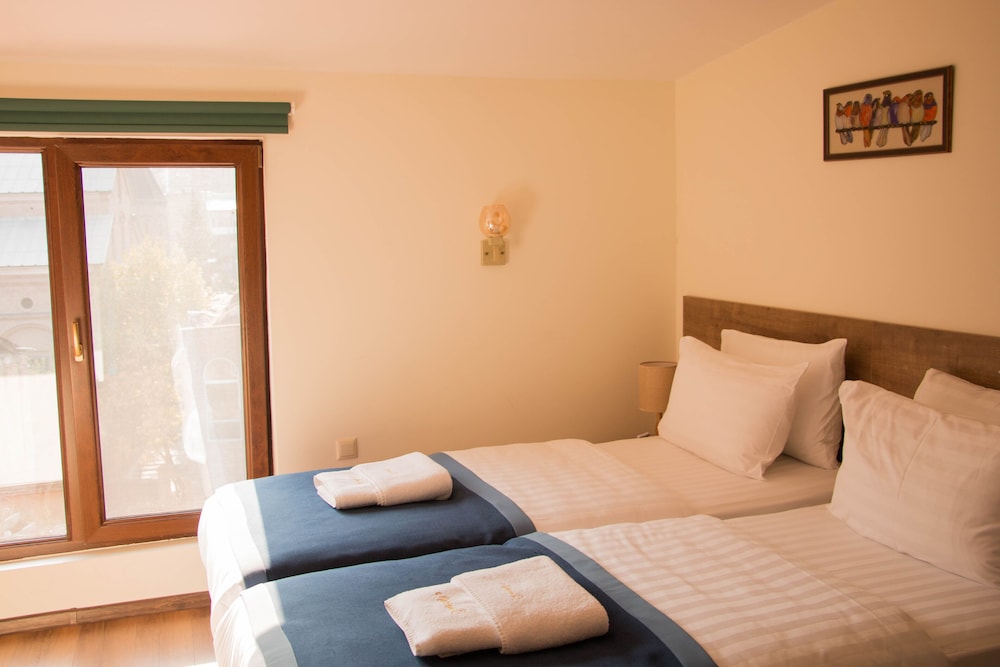 Economy Double Room photo 2