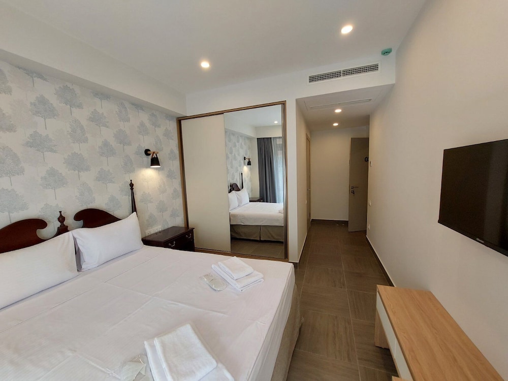 Deluxe Double Room, Patio (Ground floor)