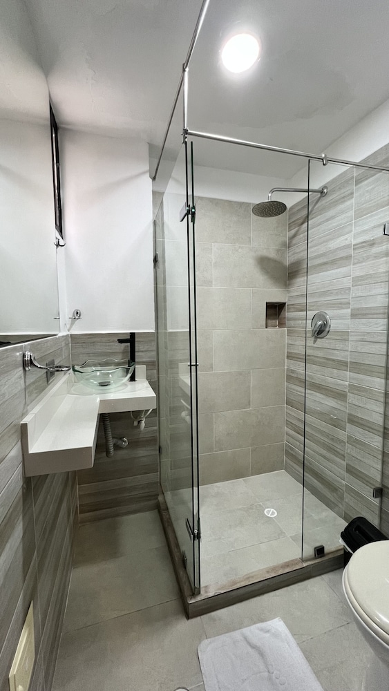 Standard Double Room - Photo 7