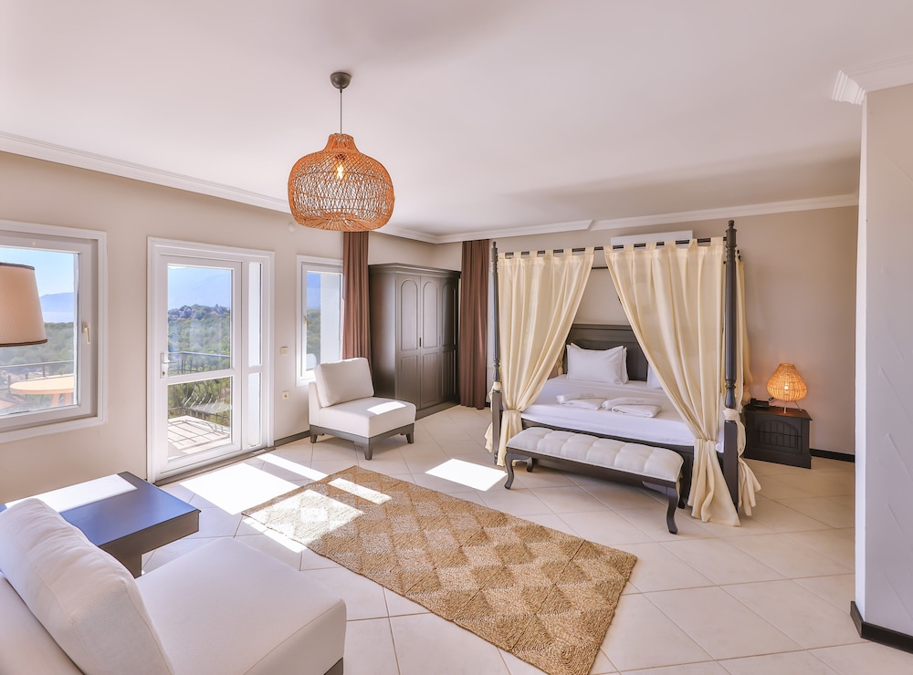 Luxury Suite, Balcony, Sea View