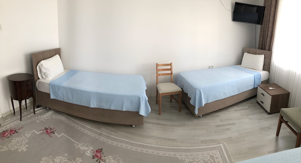 Premium Suite, 2 Bedrooms, Non Smoking, Ground Floor photo 2