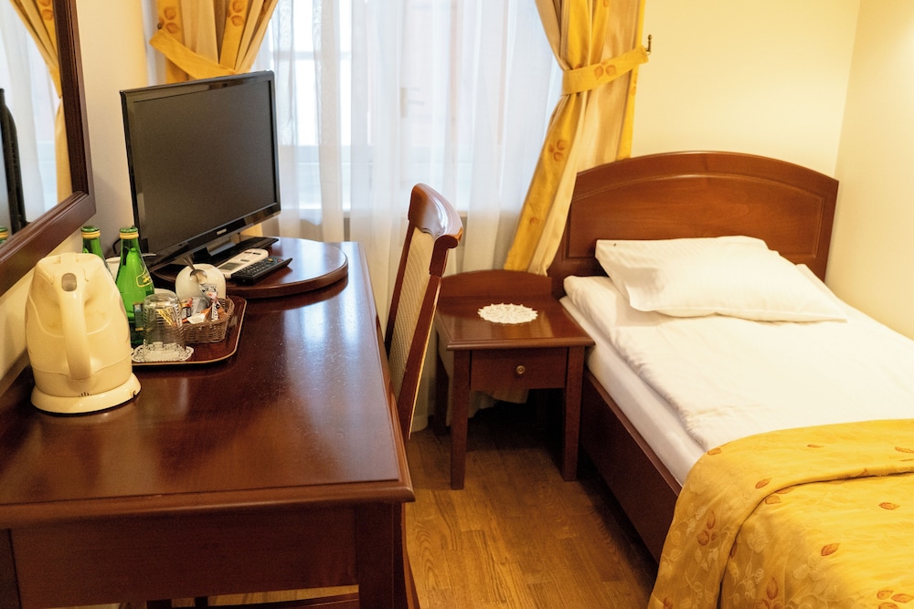 Twin Room - Photo 3