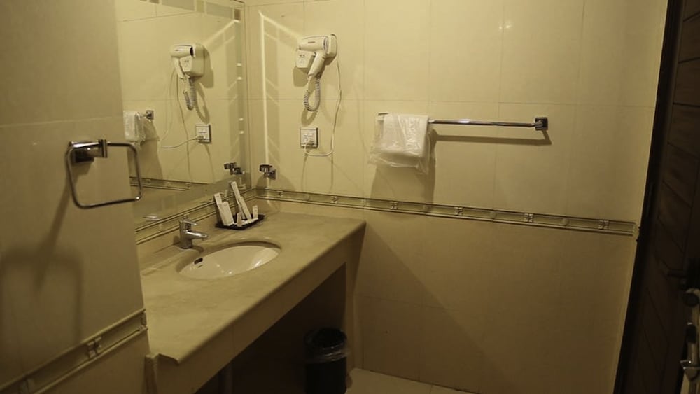 Deluxe Twin Room photo 3