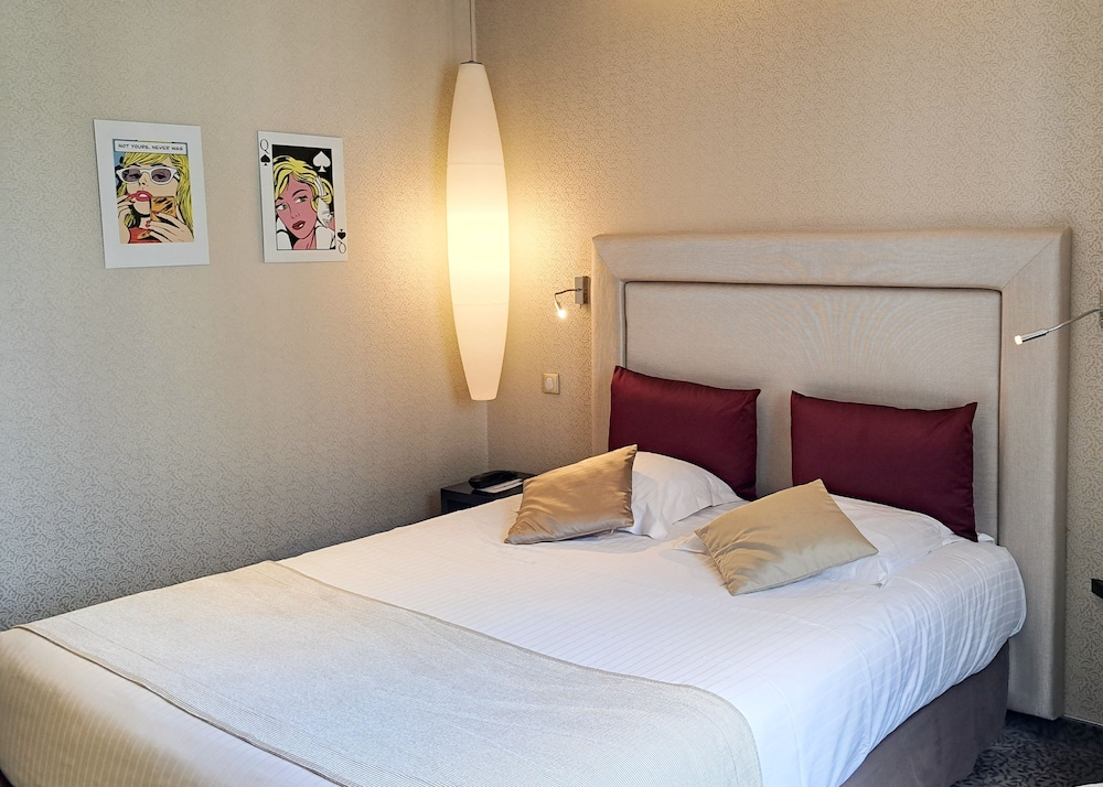 Double Room - Photo 11